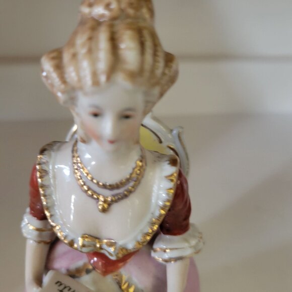 VINTAGE ~ MARUYAMA OCCUPIED JAPAN PORCELAIN READING WOMAN FIGURINE - Picture 3 of 12